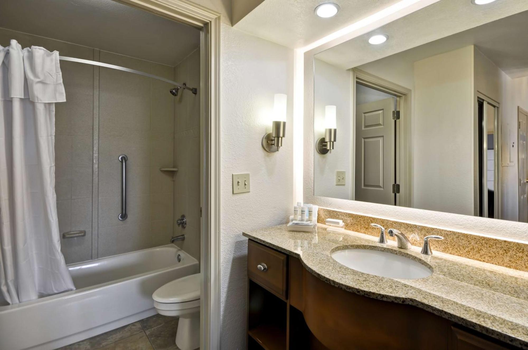 Homewood Suites By Hilton Phoenix-Biltmore מראה חיצוני תמונה