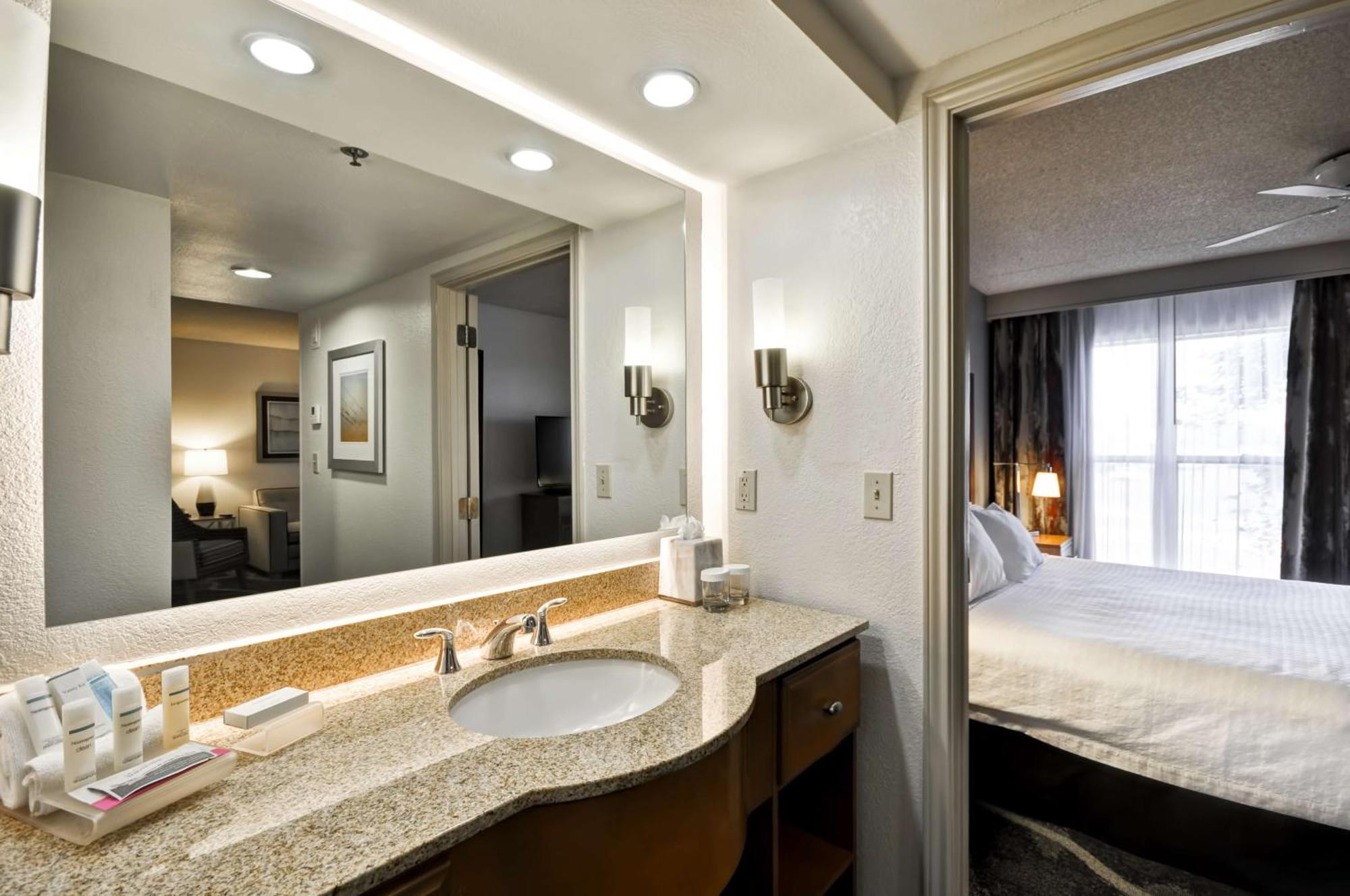Homewood Suites By Hilton Phoenix-Biltmore מראה חיצוני תמונה
